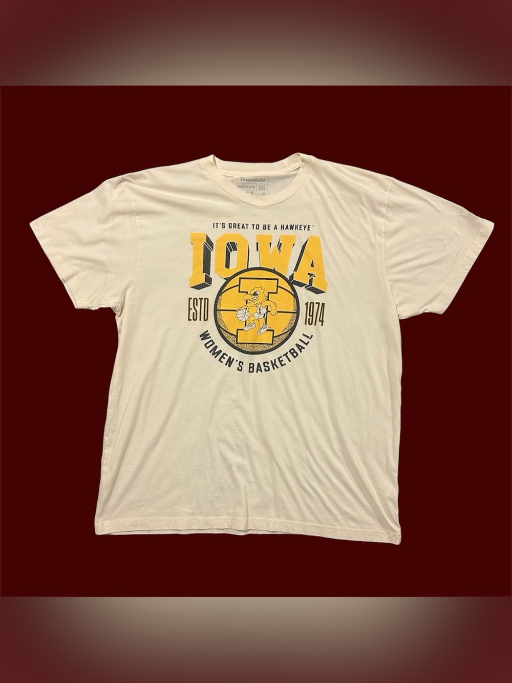 Vintage Iowa Hawkeyes Women's Basketball T-Shirt - Cream/Off-White - Size XXL